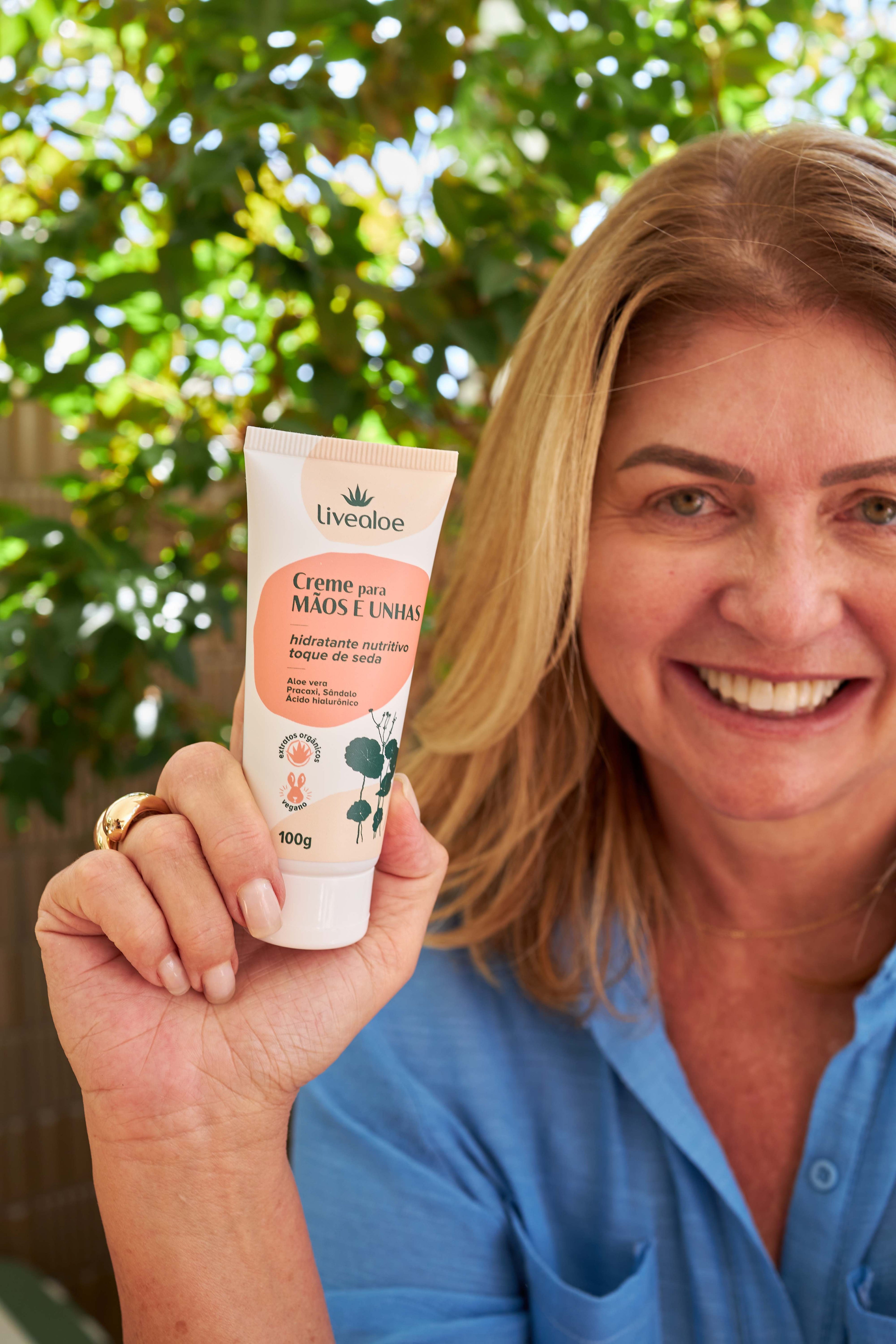 CREME PARA MÃOS E UNHAS 100 G